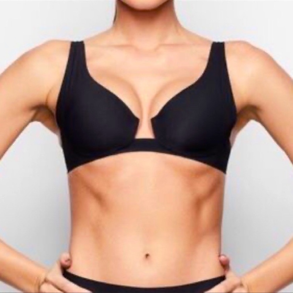 Skims Naked Underwire Plunge Bra Black 42D Onyx